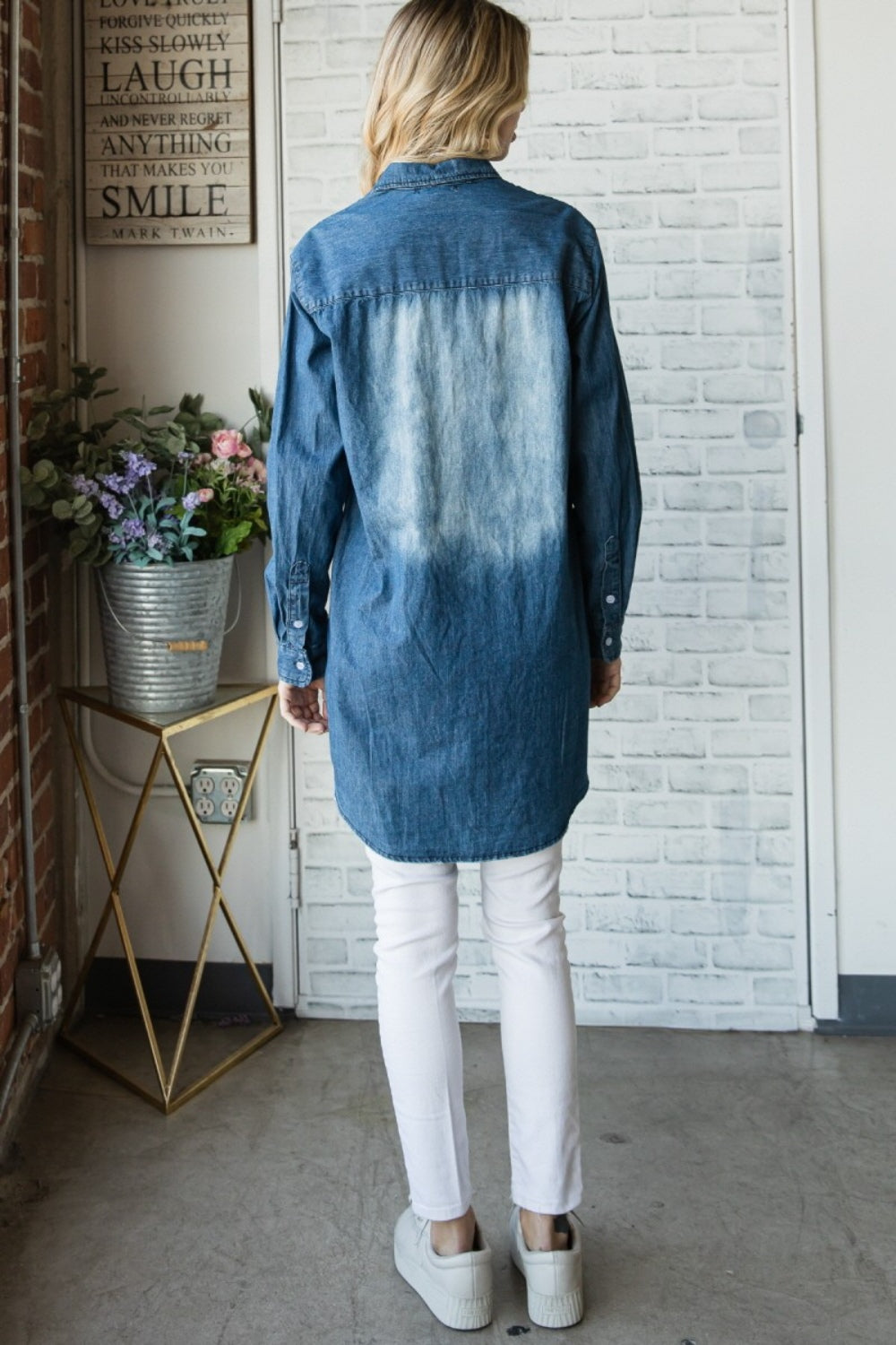 Veveret Pocketed Button Up Washed Denim Shirt - AllIn Computer