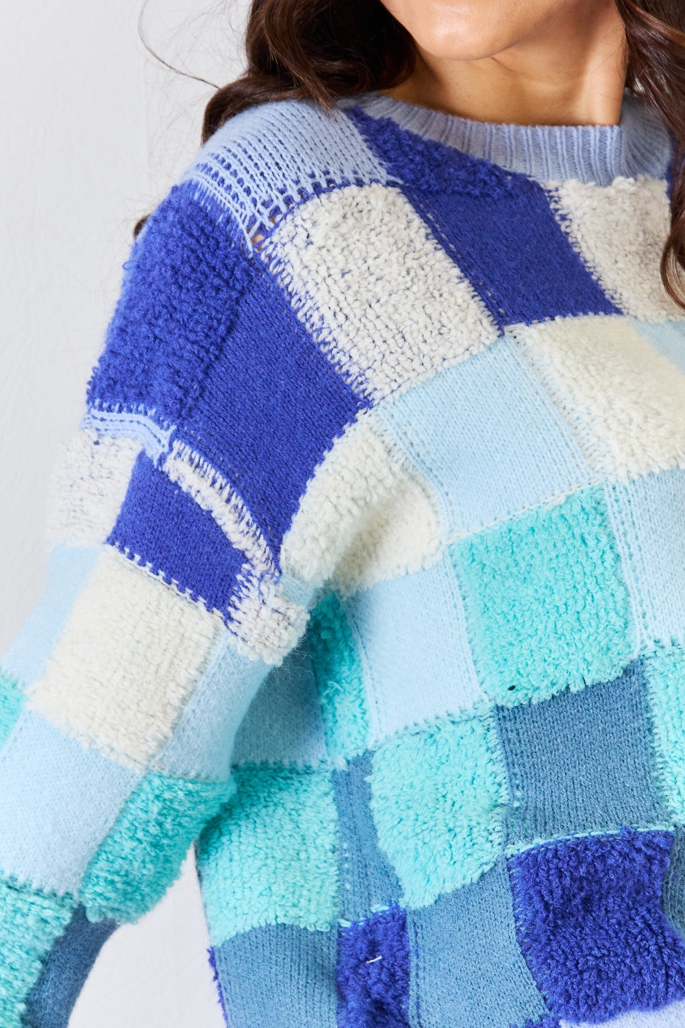 J.NNA Checkered Round Neck Long Sleeve Sweater - AllIn Computer