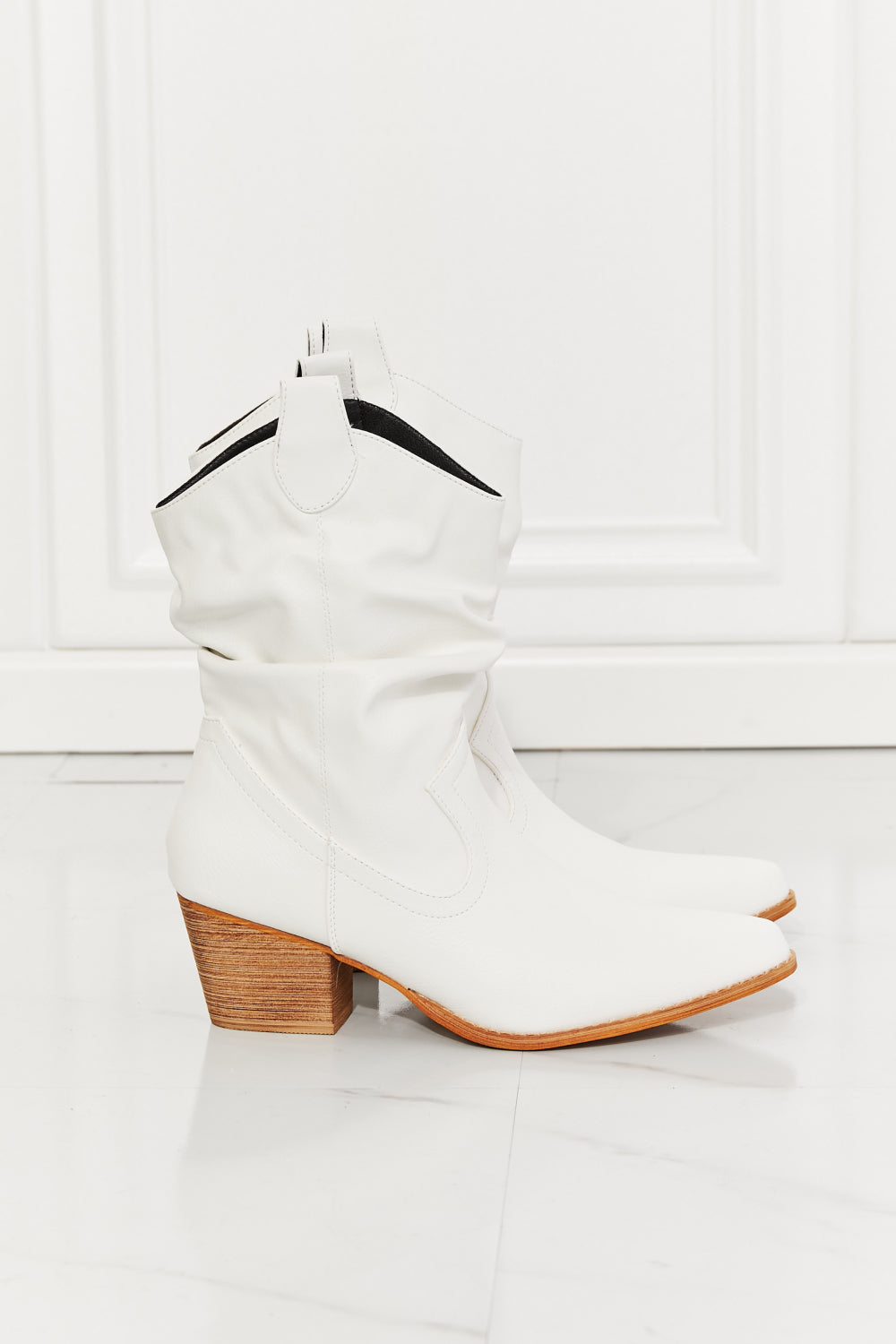 MMShoes Better in Texas Scrunch Cowboy Boots in White - AllIn Computer