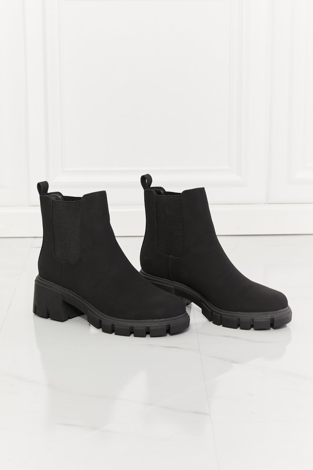 MMShoes Work For It Matte Lug Sole Chelsea Boots in Black - AllIn Computer