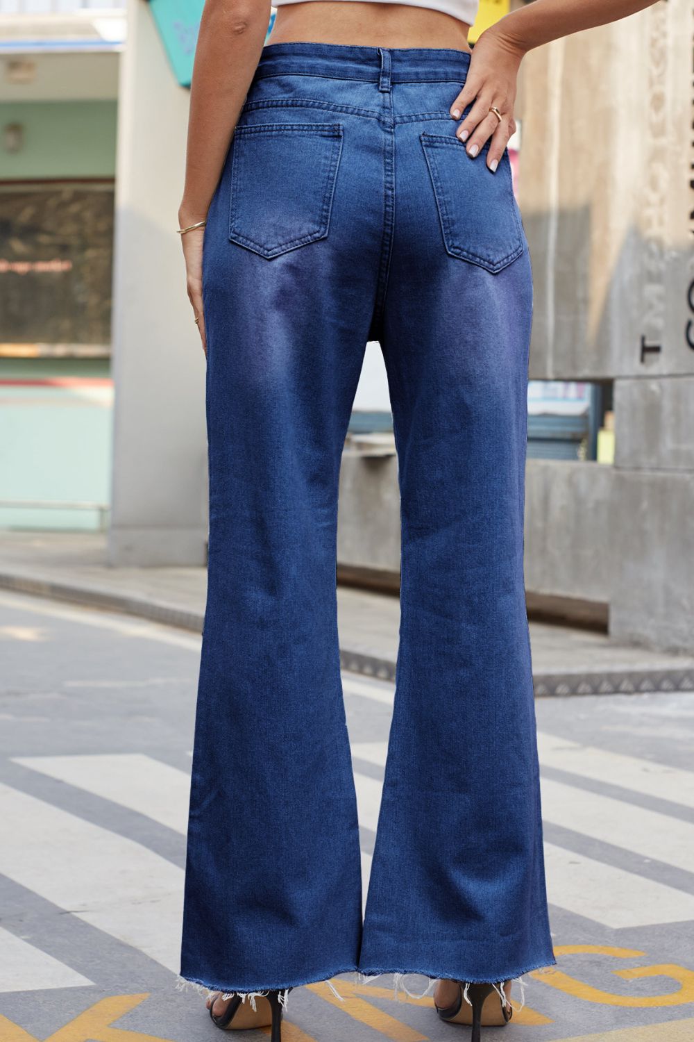 Distressed Buttoned Loose Fit Jeans - AllIn Computer