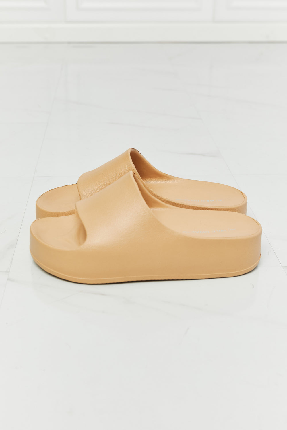 WILD DIVA Summer Feels Platform Slides - AllIn Computer