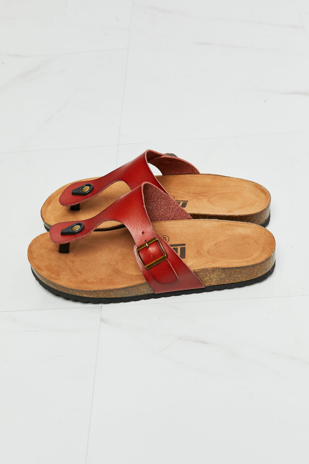 MMShoes Drift Away T-Strap Flip-Flops in Red - AllIn Computer