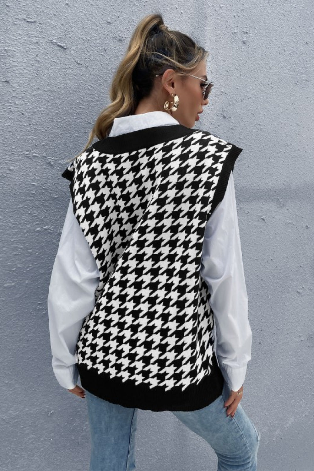Houndstooth Ribbed V-Neck Sweater Vest - AllIn Computer