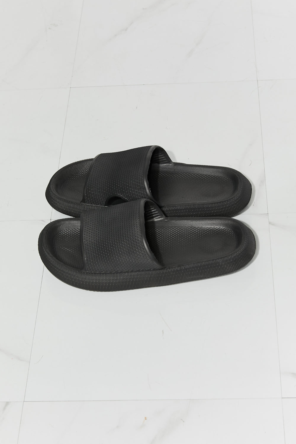 MMShoes Arms Around Me Open Toe Slides in Black - AllIn Computer