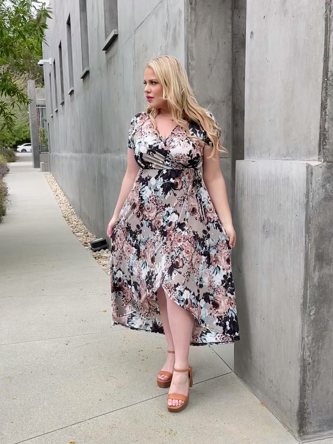 dress, dresses, floral print, maxi dress, maxi dresses, wrap dress, wrap dresses, allin computer, all in computer, women's style, style, women's fashion, fashion, women's clothing, clothing, women's clothing store, clothing store