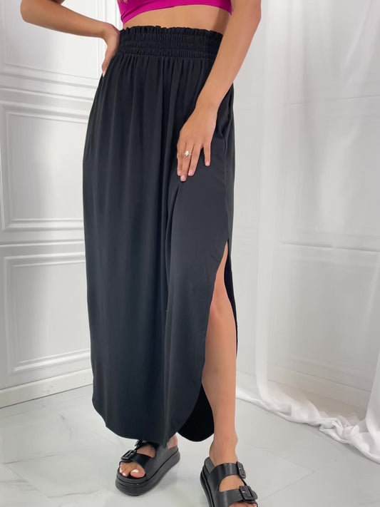 Zenana It's My Time Full Size Side Scoop Scrunch Skirt in Black