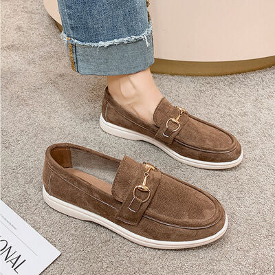 Metal Buckle Flat Sneakers - AllIn Computer