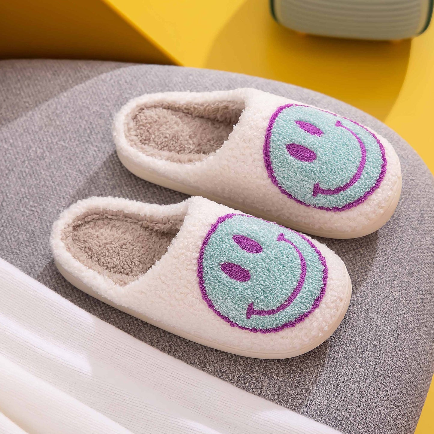 Melody Smiley Face Slippers - AllIn Computer