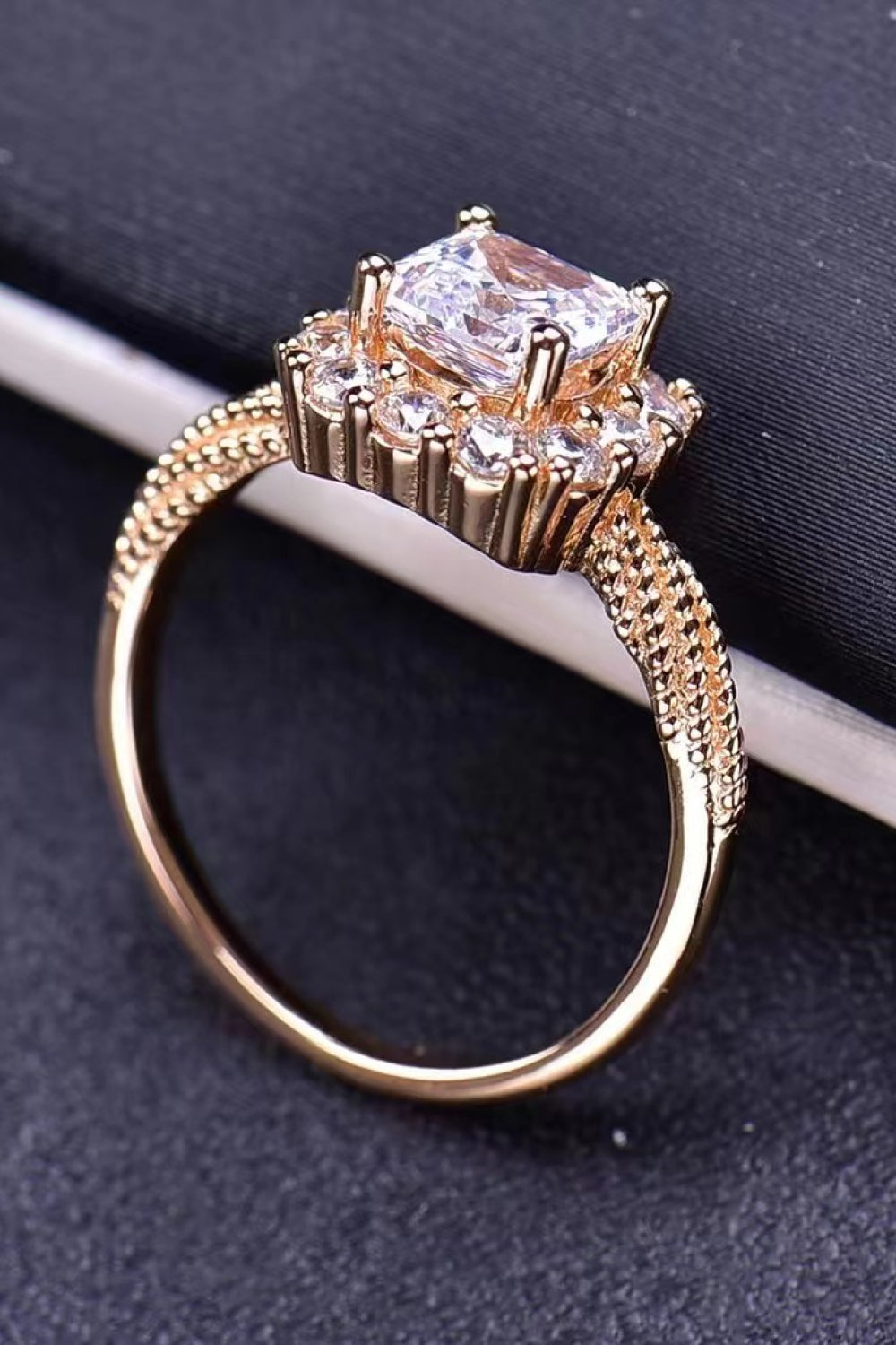 1 Carat Moissanite Twisted Ring - AllIn Computer