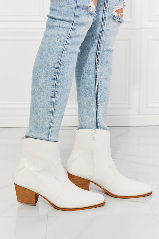 MMShoes Watertower Town Faux Leather Western Ankle Boots in White - AllIn Computer