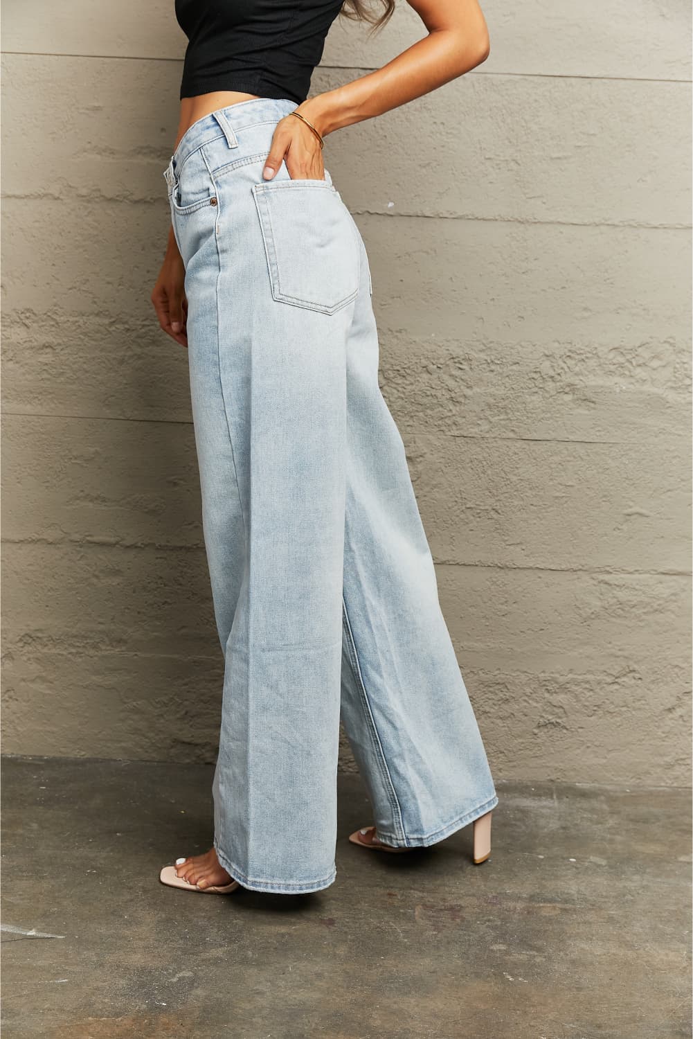 Distressed Wide Leg Jeans - AllIn Computer