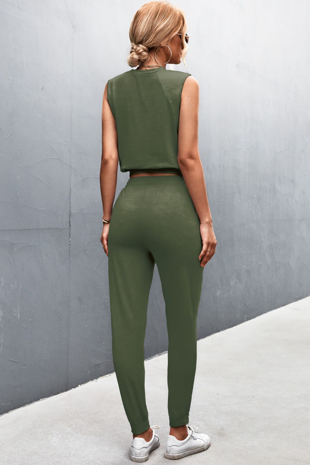 Sleeveless Top and Joggers Set - AllIn Computer