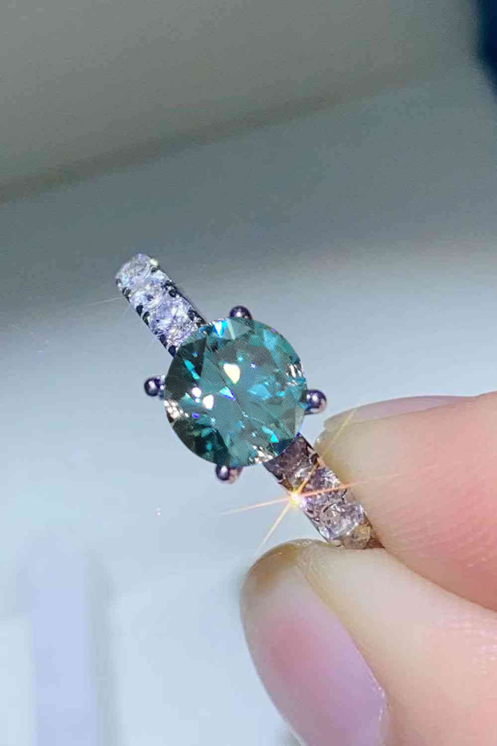 Future Style 1 Carat Moissanite Side Stone Ring - AllIn Computer