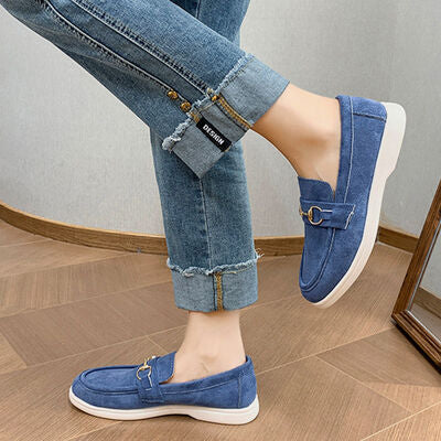 Metal Buckle Flat Sneakers - AllIn Computer
