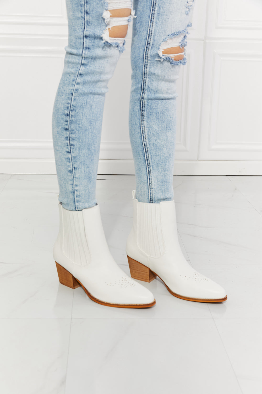 MMShoes Love the Journey Stacked Heel Chelsea Boot in White - AllIn Computer