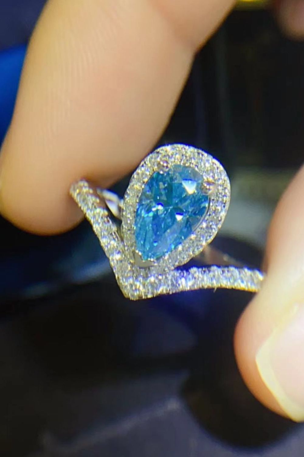 1 Carat Pear Shape Moissanite Heart Ring - AllIn Computer