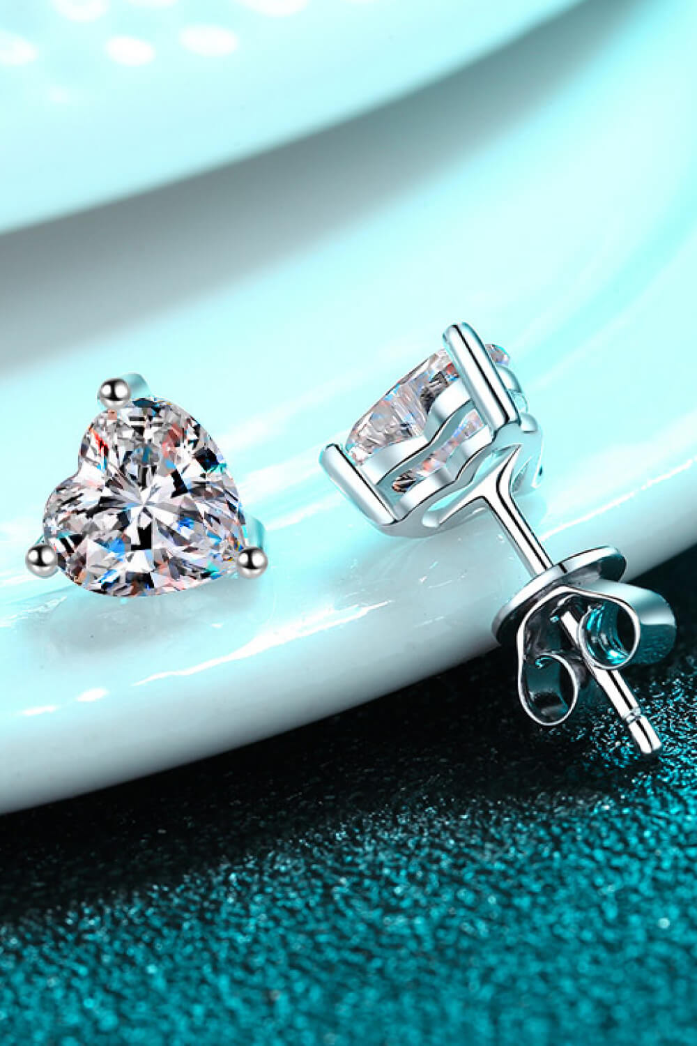 2 Carat Moissanite Heart-Shaped Stud Earrings - AllIn Computer