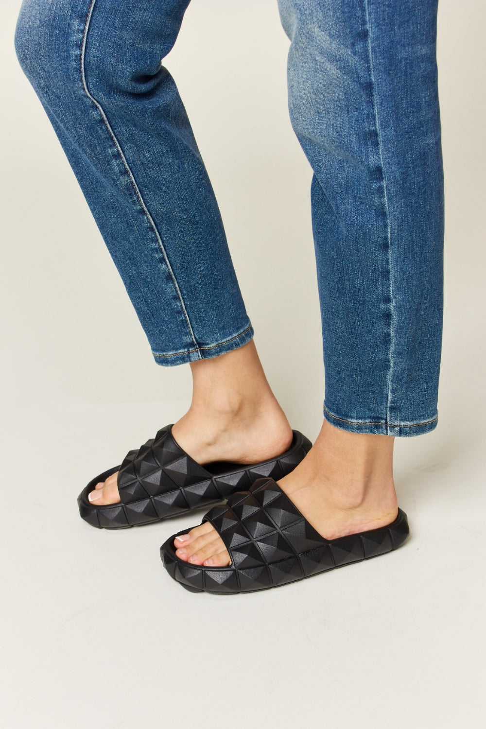 WILD DIVA Pyramid Stud Toe Band Foot bed Sandals - AllIn Computer