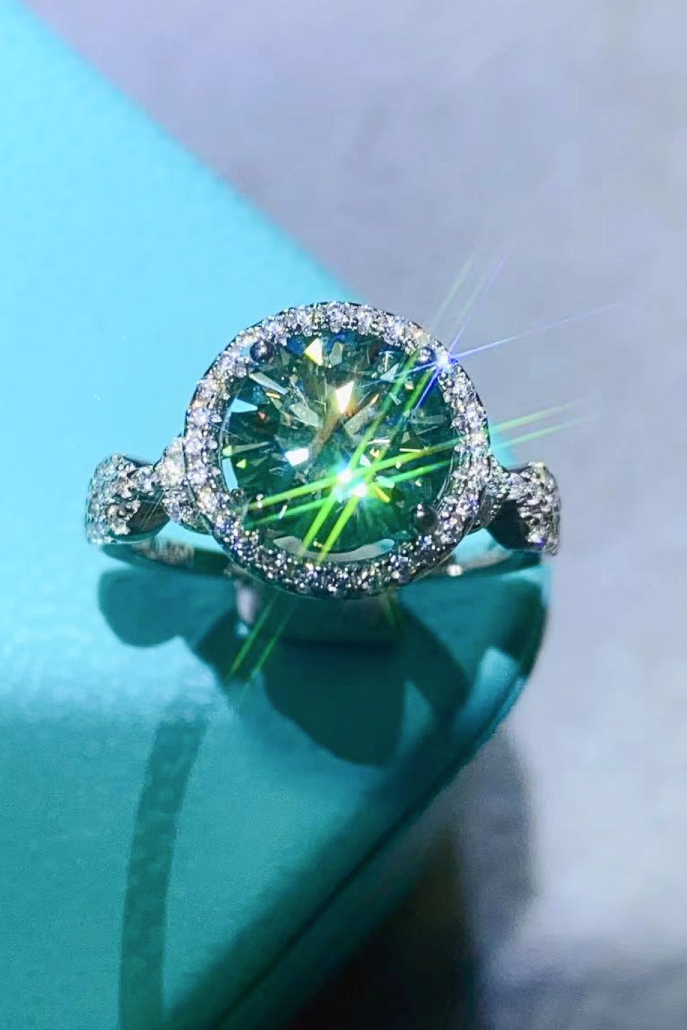 2 Carat Moissanite Emerald Green Ring - AllIn Computer