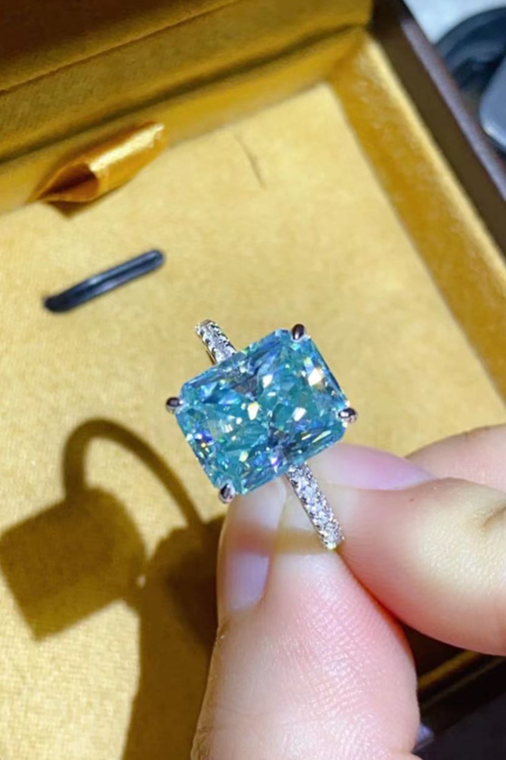 2 Carat Moissanite Ring - AllIn Computer