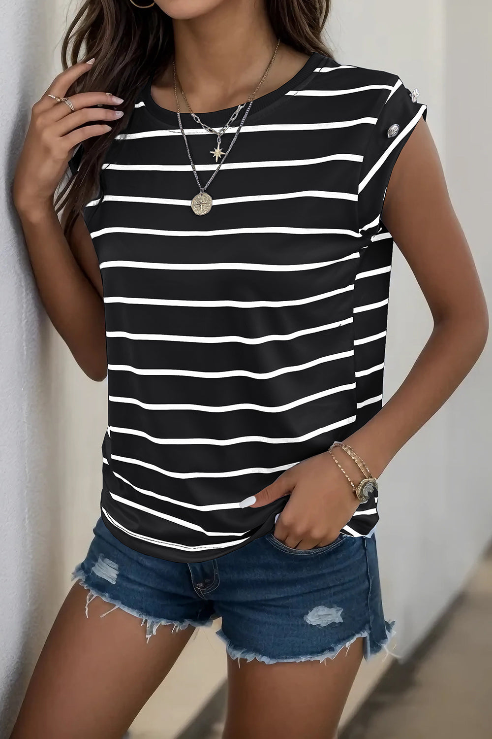 Decorative Button Round Neck T-Shirt - AllIn Computer