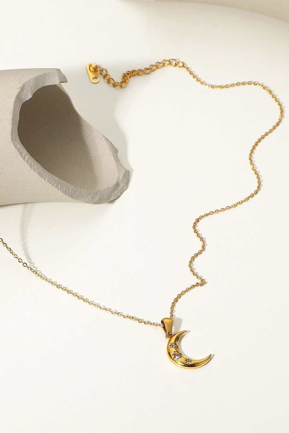 18K Gold Plated Inlaid Zircon Moon Pendant Necklace - AllIn Computer