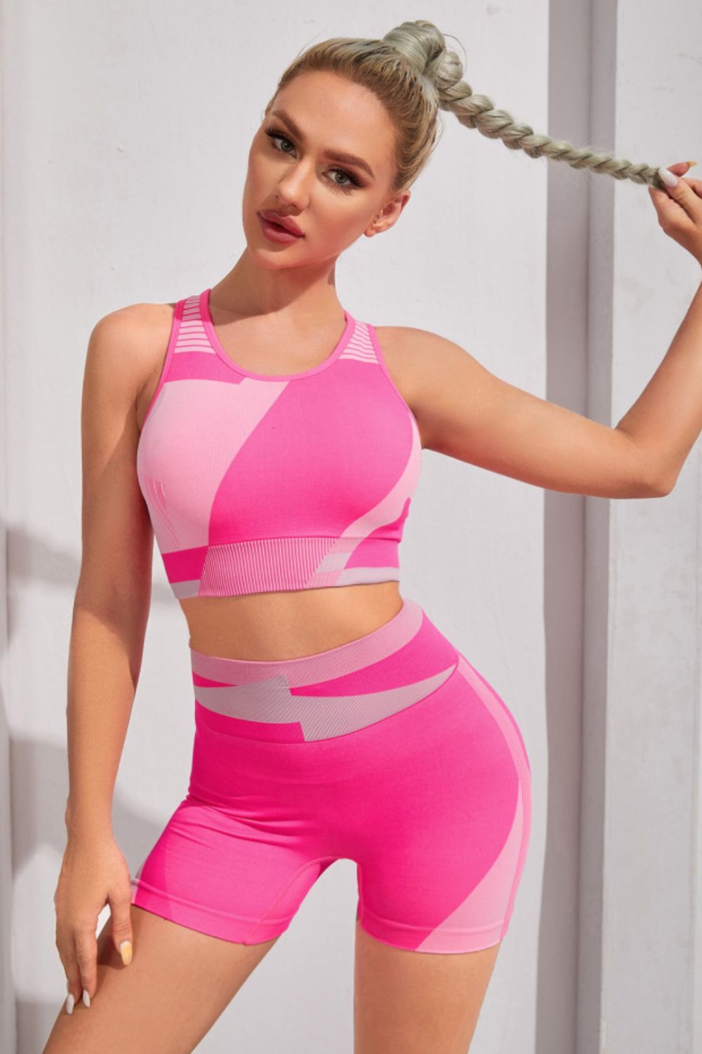 Color Block Sports Bra and Shorts Set - AllIn Computer