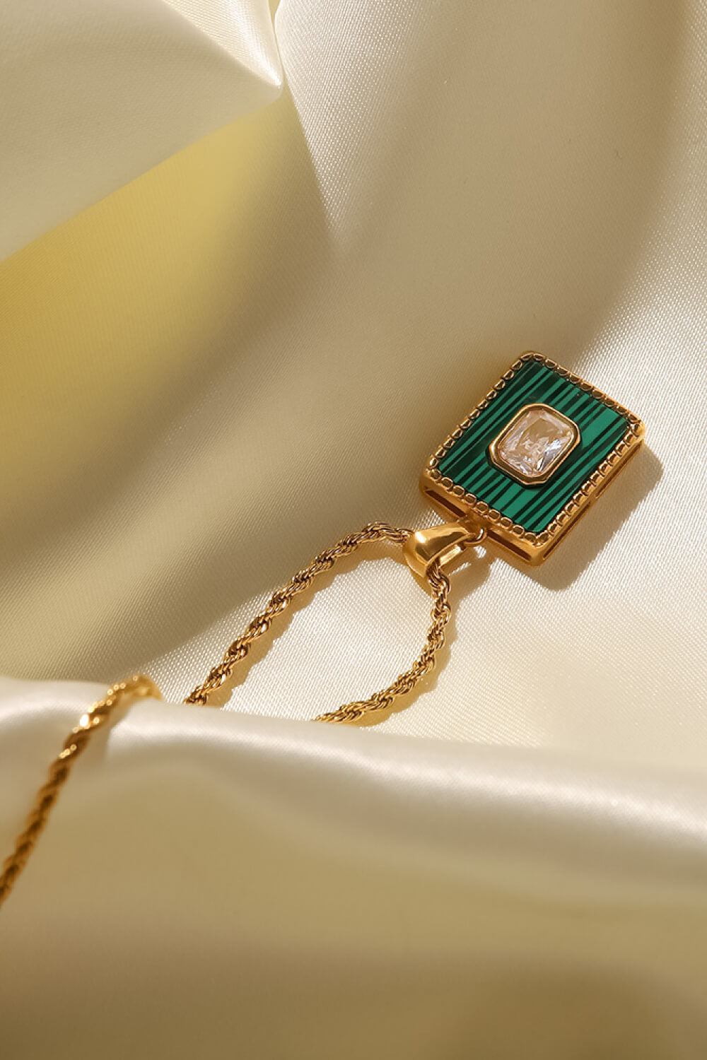Square Pendant Twisted Chain Necklace - AllIn Computer