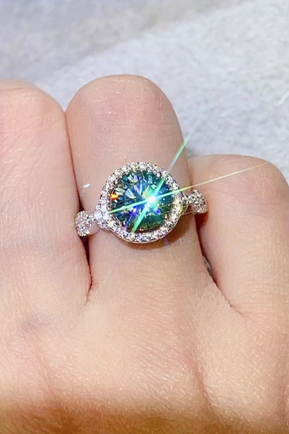 2 Carat Moissanite Emerald Green Ring - AllIn Computer