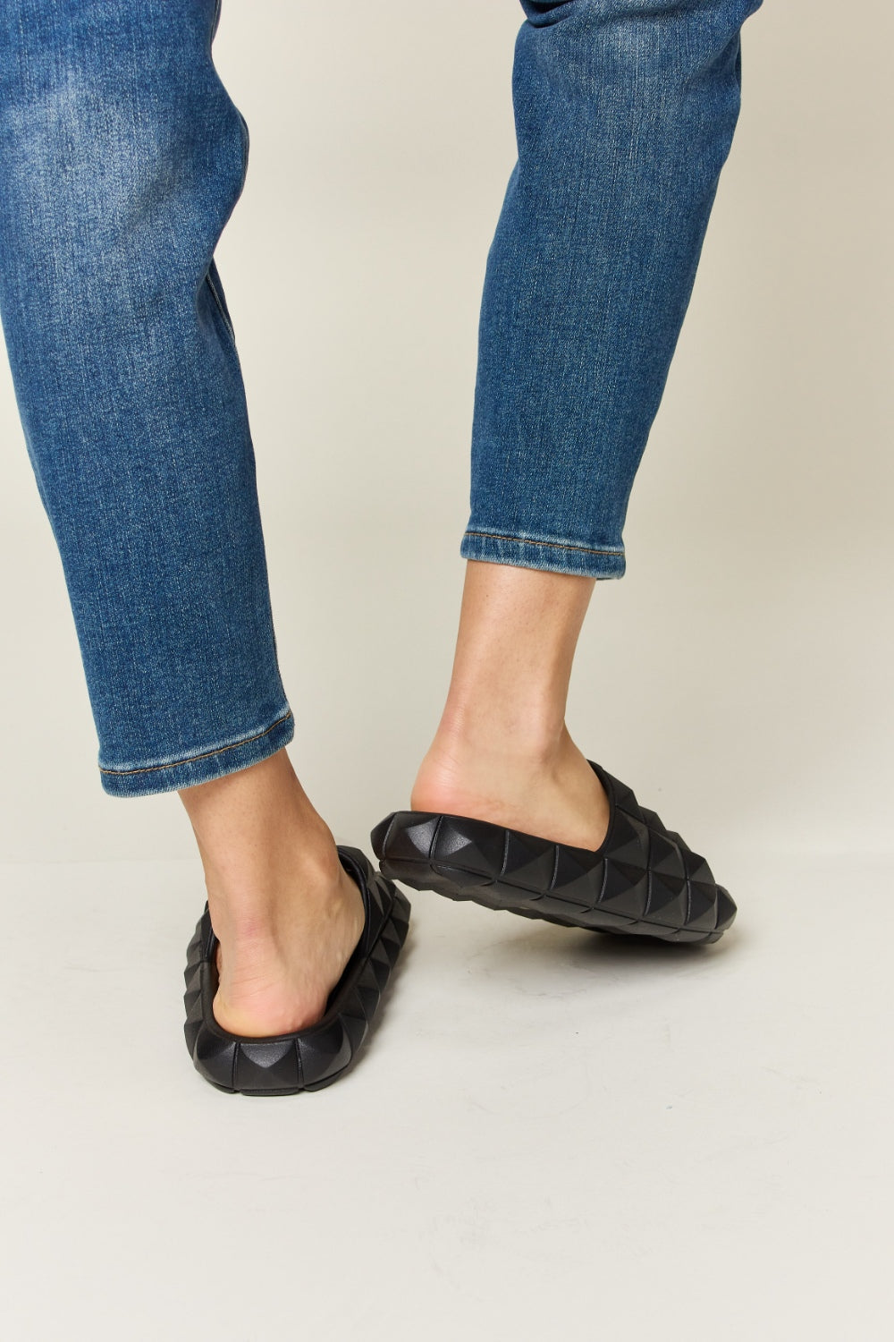 WILD DIVA Pyramid Stud Toe Band Foot bed Sandals - AllIn Computer