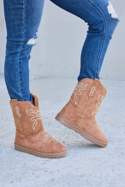 Forever Link Rhinestone Furry Flat Boots - AllIn Computer