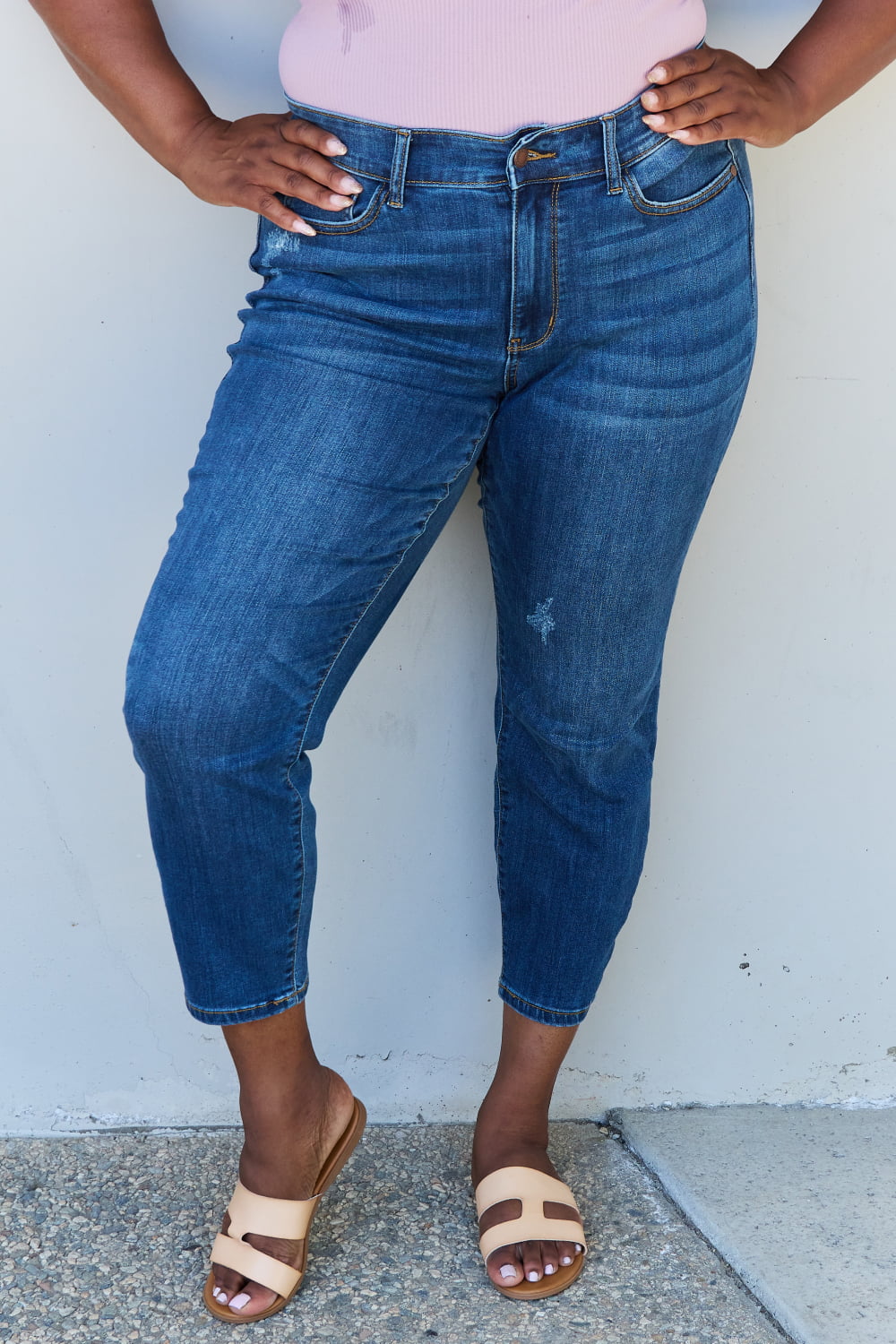 Judy Blue Aila Short Full Size Mid Rise Cropped Relax Fit Jeans - AllIn Computer