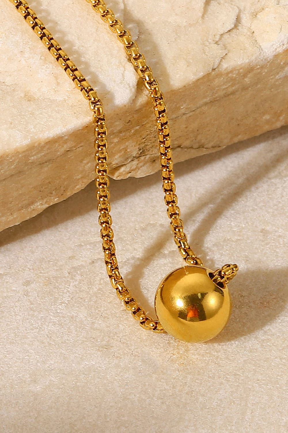 18K Gold-Plated Round Shape Pendant Necklace - AllIn Computer