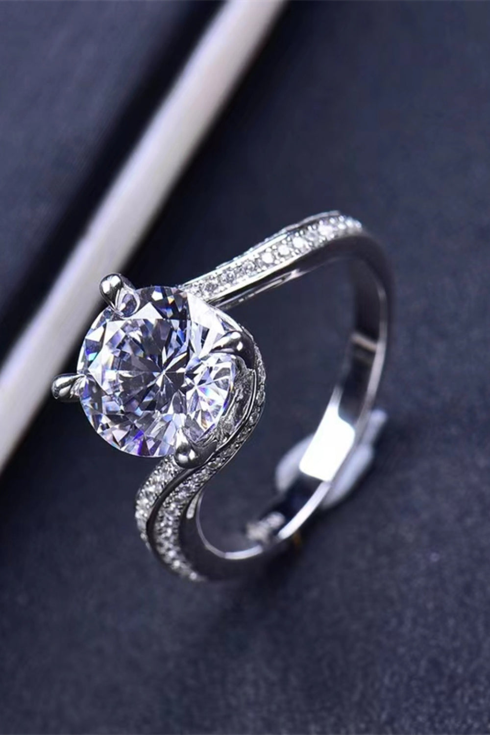 Keep Your Eyes On Me 3 Carat Moissanite Ring - AllIn Computer