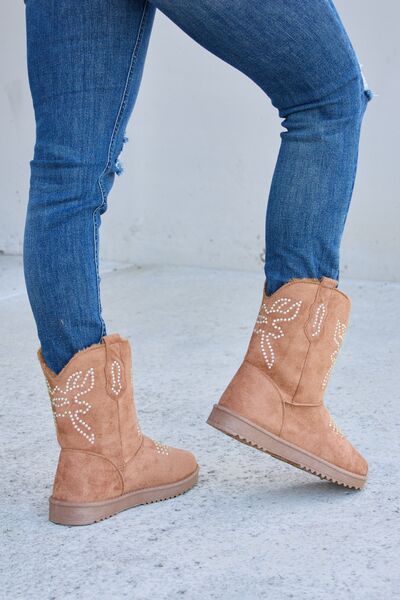 Forever Link Rhinestone Furry Flat Boots - AllIn Computer