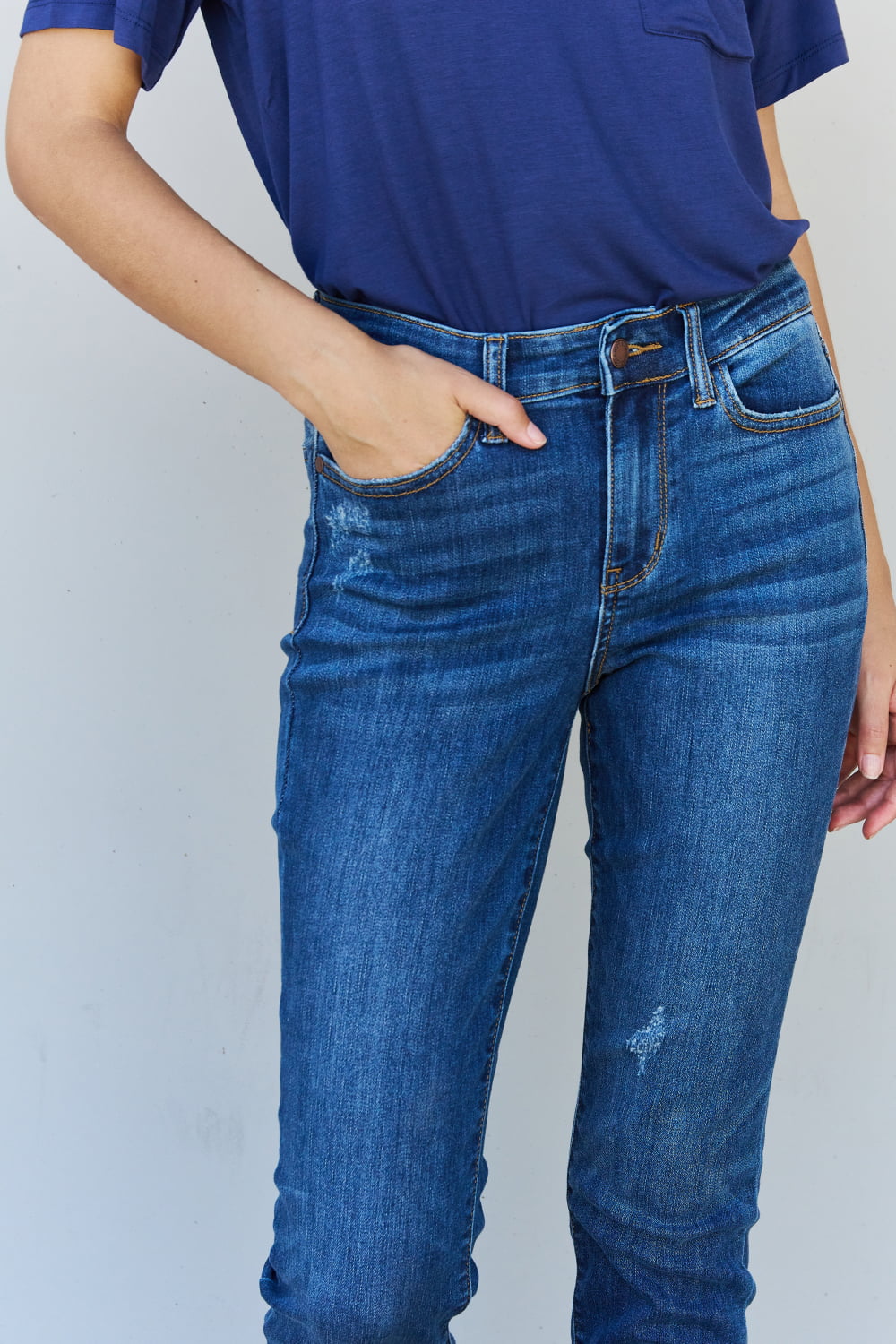Judy Blue Aila Short Full Size Mid Rise Cropped Relax Fit Jeans - AllIn Computer