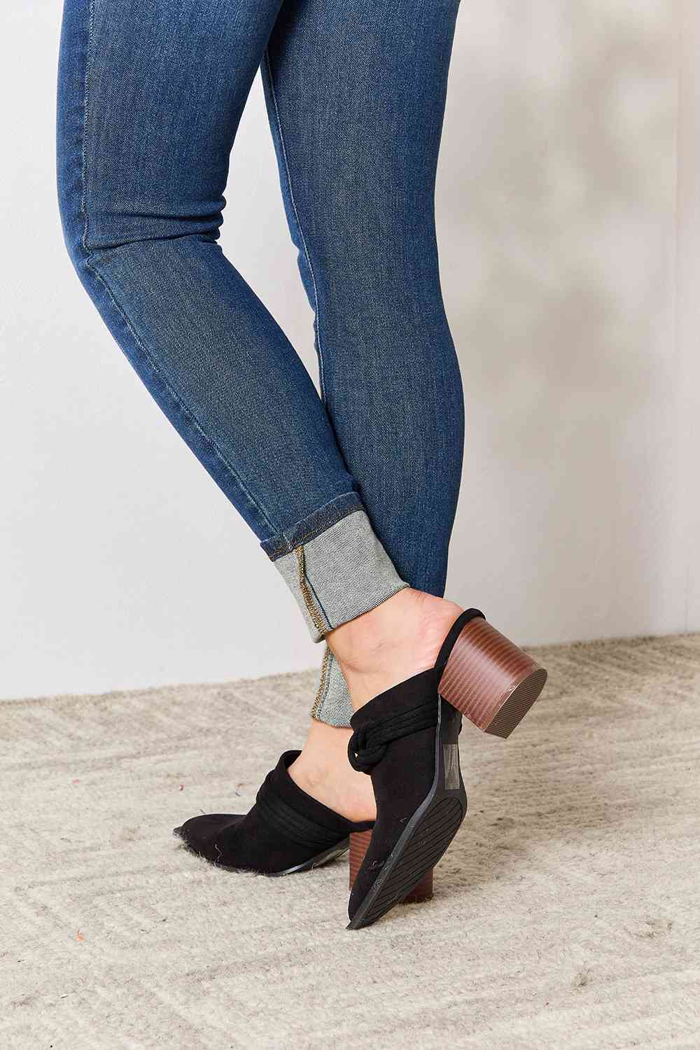 East Lion Corp Pointed-Toe Braided Trim Mules - AllIn Computer
