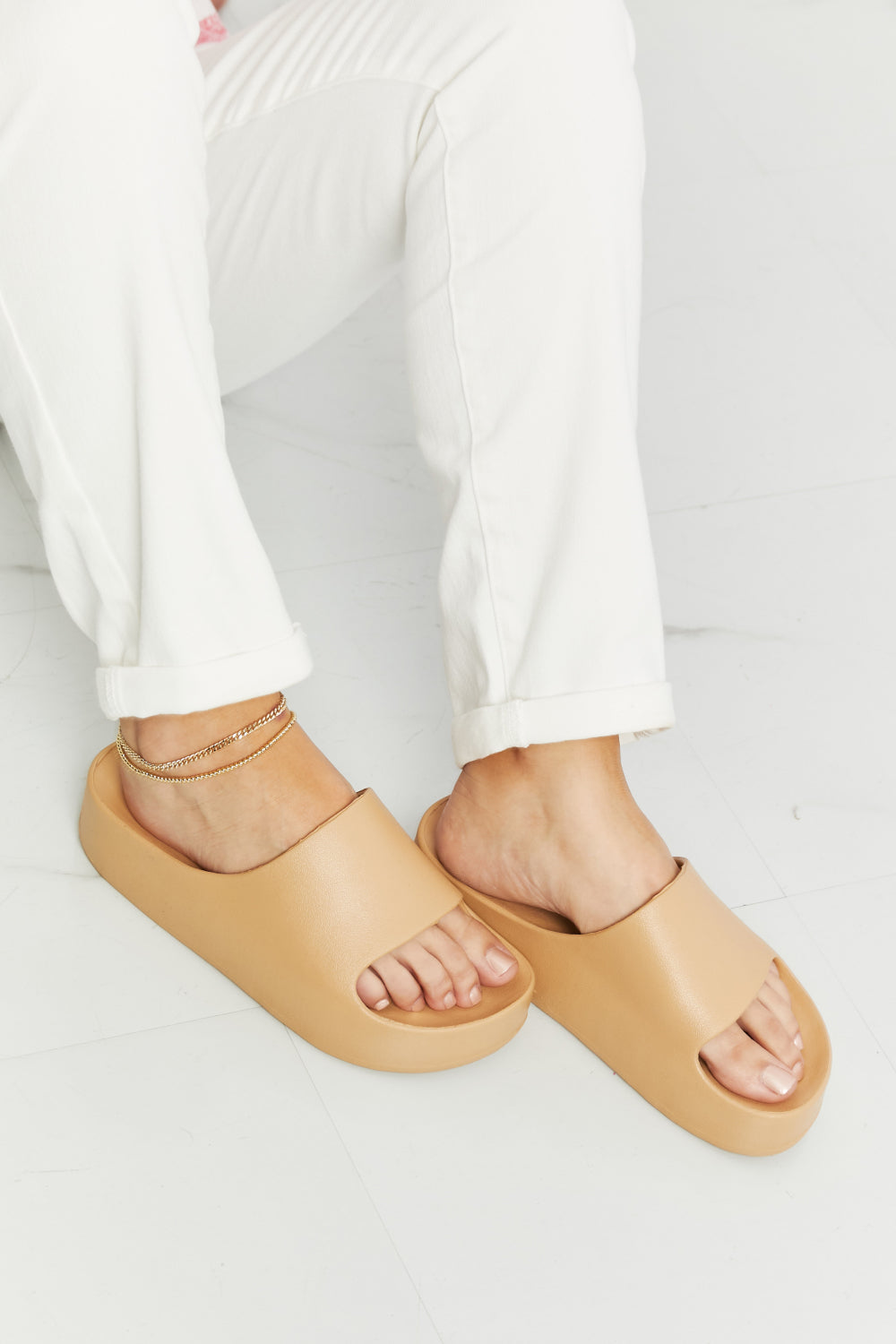 WILD DIVA Summer Feels Platform Slides - AllIn Computer