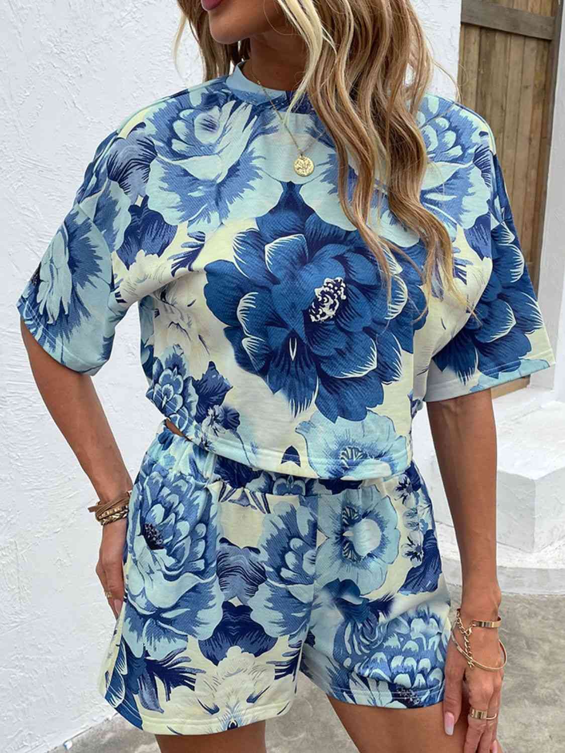 Floral Print Round Neck Dropped Shoulder Half Sleeve Top and Shorts Set - AllIn Computer