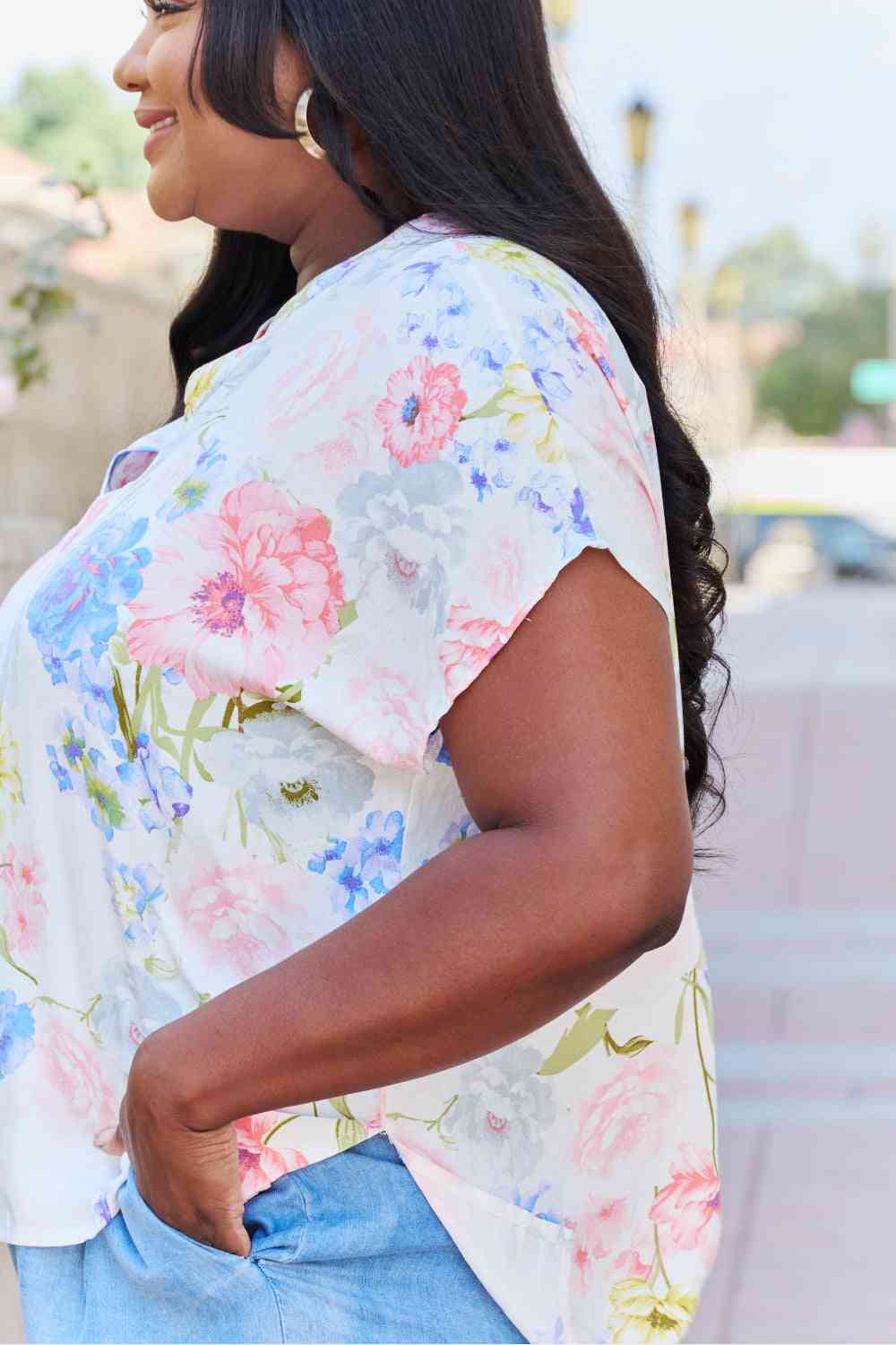 White Birch One And Only Full Size Short Sleeve Floral Print Top - AllIn Computer