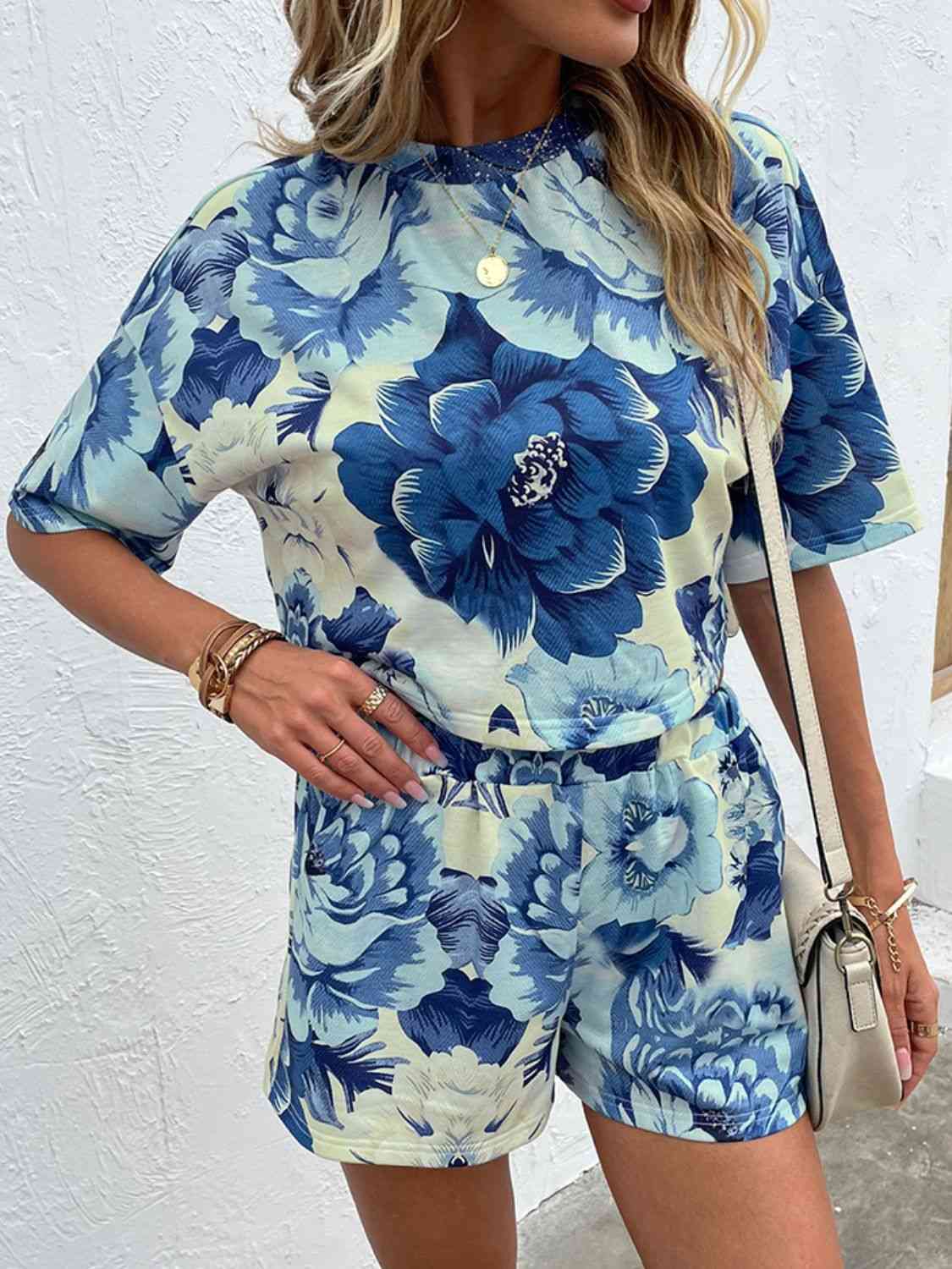 Floral Print Round Neck Dropped Shoulder Half Sleeve Top and Shorts Set - AllIn Computer
