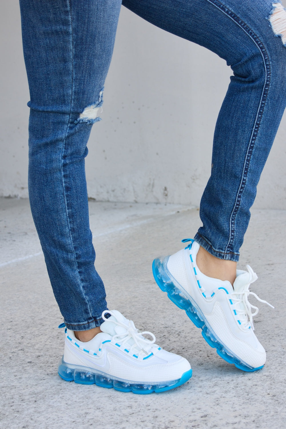 Forever Link  Lace-Up Air-Cushioned Athletic Shoes - AllIn Computer