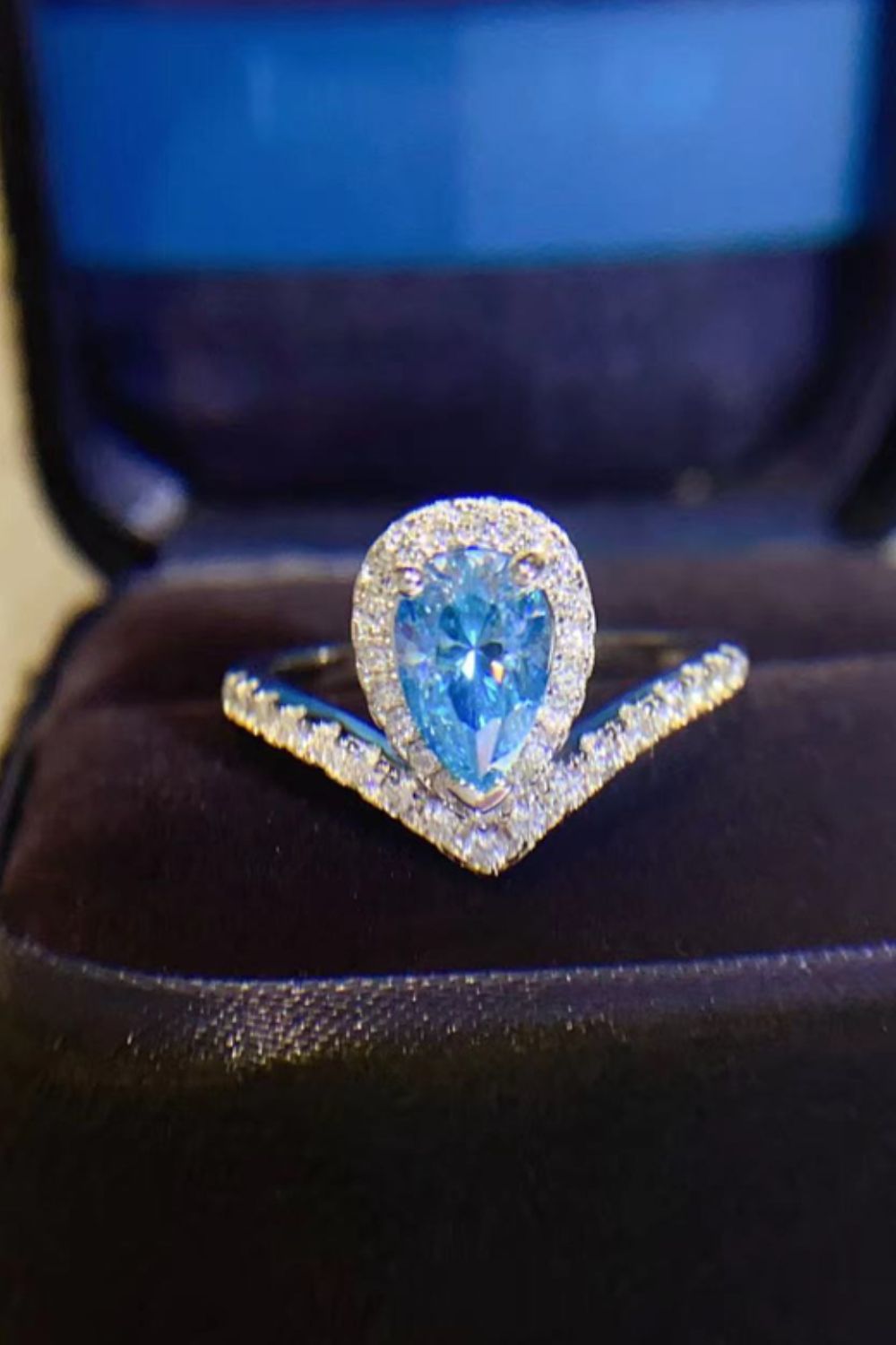 1 Carat Pear Shape Moissanite Heart Ring - AllIn Computer