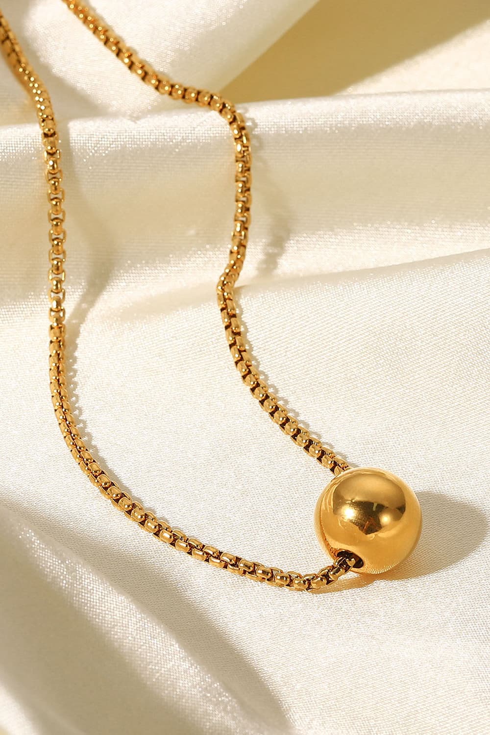 18K Gold-Plated Round Shape Pendant Necklace - AllIn Computer