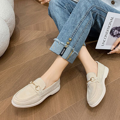 Metal Buckle Flat Sneakers - AllIn Computer