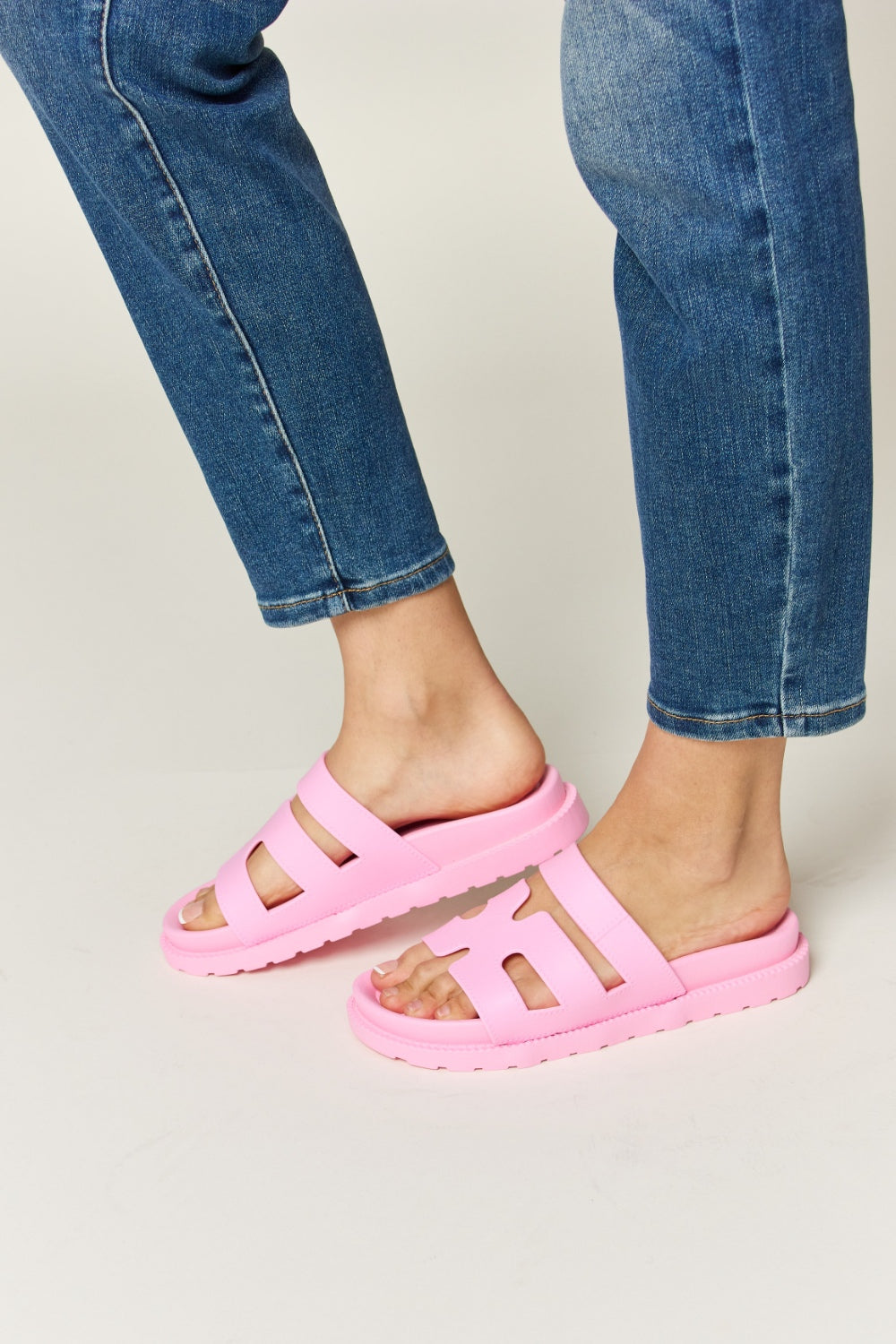 WILD DIVA Cutout Open Toe Flat Sandals - AllIn Computer