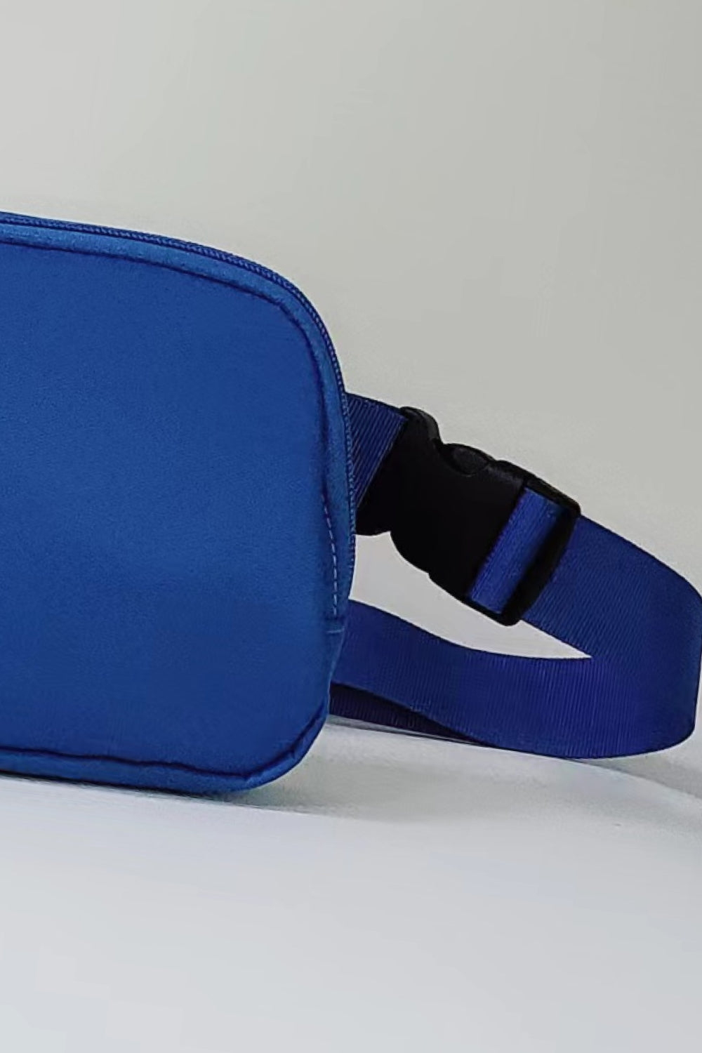Buckle Zip Closure Fanny Pack - AllIn Computer