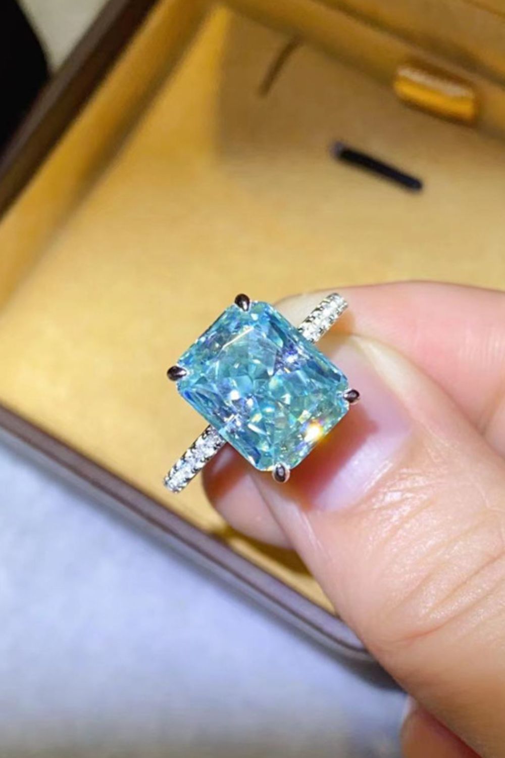 2 Carat Moissanite Ring - AllIn Computer