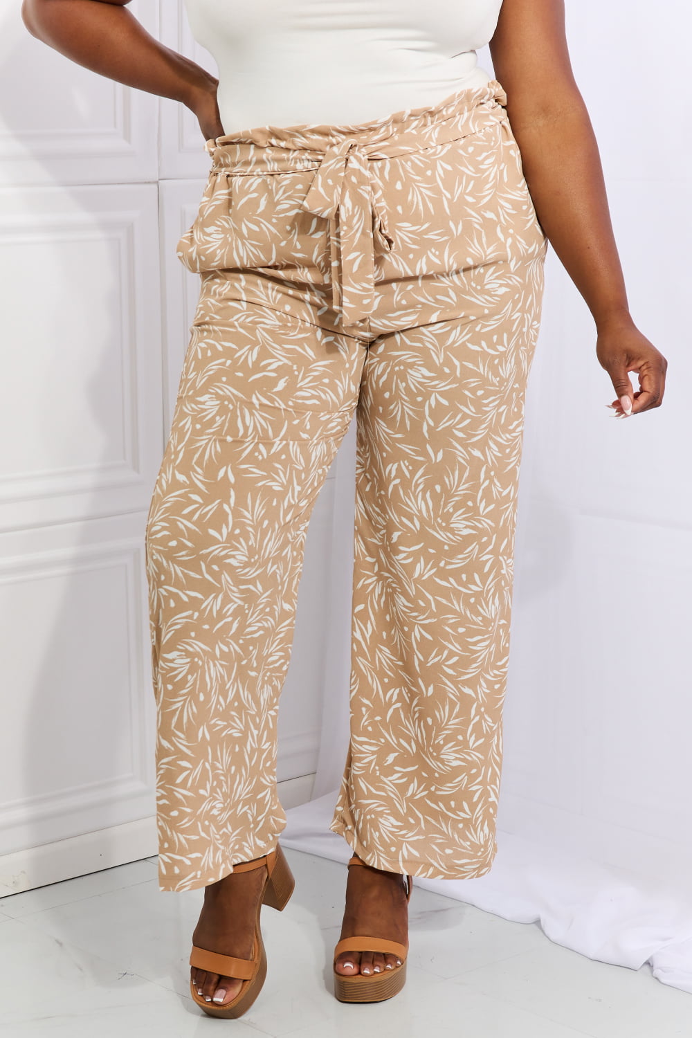 Heimish Right Angle Full Size Geometric Printed Pants in Tan - AllIn Computer